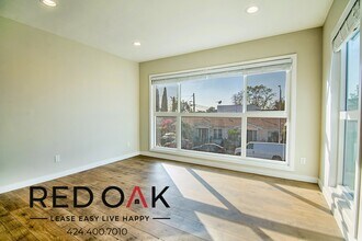 3410 Walton Ave in Los Angeles, CA - Foto de edificio - Building Photo