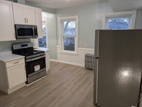 577 Central Ave in Pawtucket, RI - Building Photo - Building Photo