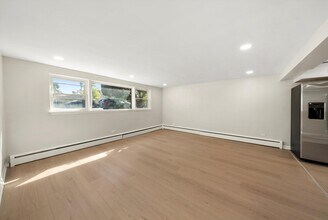 7062 W Diversey Ave in Chicago, IL - Building Photo - Building Photo