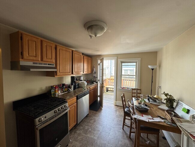 260 Gold St, Unit 3 in Boston, MA - Building Photo - Building Photo
