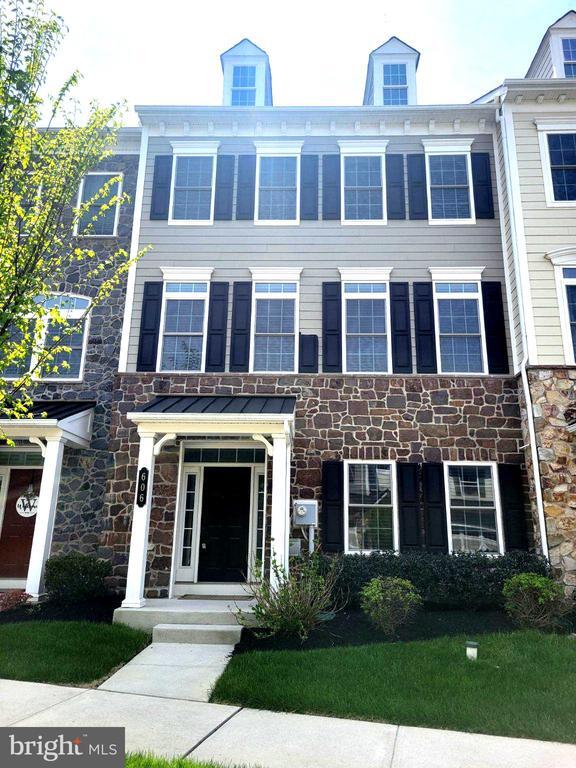 property at 606 Cliff Ln