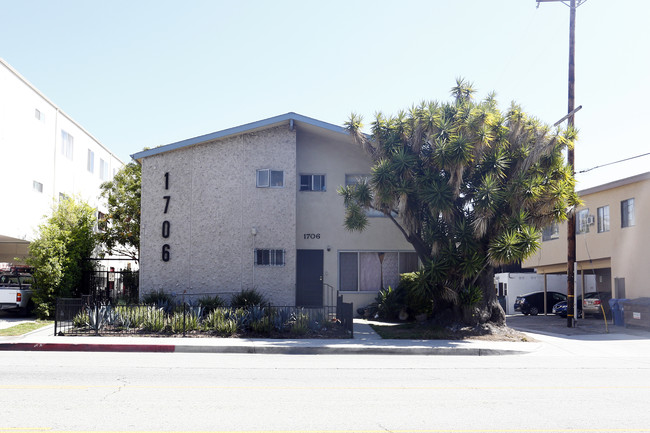 1706 Bundy Dr in Los Angeles, CA - Building Photo - Building Photo