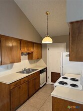 1713 Mona Dr in Killeen, TX - Foto de edificio - Building Photo