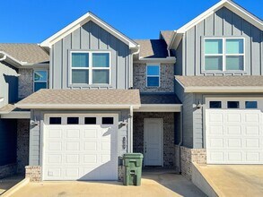 Aria Village in Whitehouse, TX - Building Photo - Interior Photo