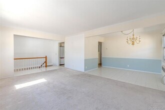 15-62-62 Murray St, Unit 2nd Floor in Queens, NY - Building Photo - Building Photo