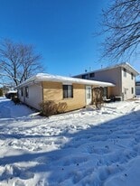 123 Brewster Ct in Bloomingdale, IL - Building Photo