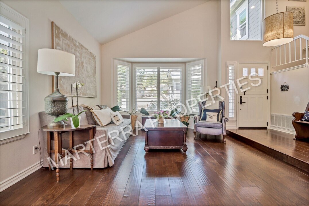 14 Serenity Ln in Laguna Niguel, CA - Building Photo