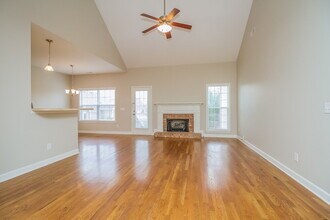 6033 Lori Anne Dr in Spring Hill, TN - Building Photo - Building Photo