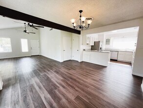 2612 La Costa Ct in Bakersfield, CA - Building Photo - Building Photo