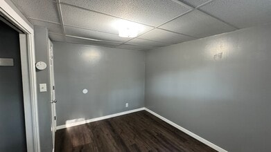 511 N Platte Ave, Unit 1A in Juniata, NE - Foto de edificio - Building Photo