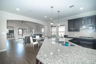 8086 Arezzo Dr in Round Rock, TX - Building Photo - Building Photo