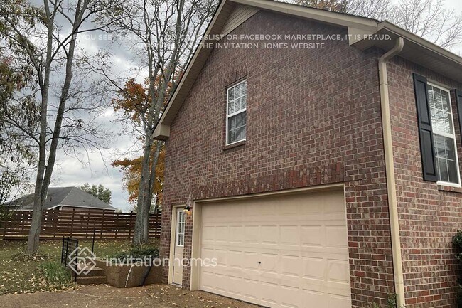 135 Candle Wood Dr in Hendersonville, TN - Foto de edificio - Building Photo