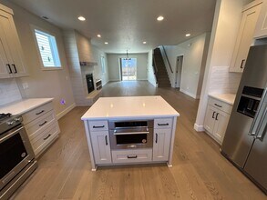 20211 Glen Vista Rd in Bend, OR - Building Photo - Building Photo