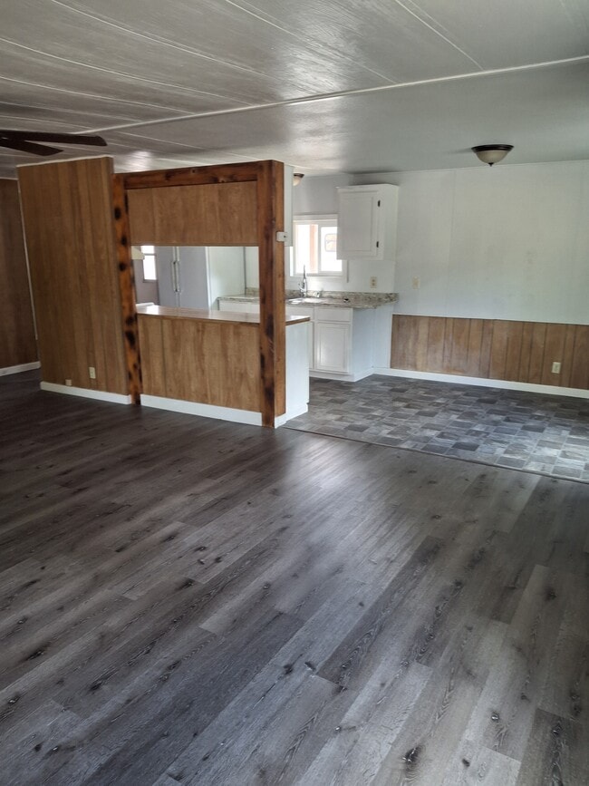 property at 3115 Fairlane Rd