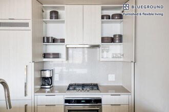 590 1st Ave S-Unit -FL8-ID156 in Seattle, WA - Building Photo - Building Photo