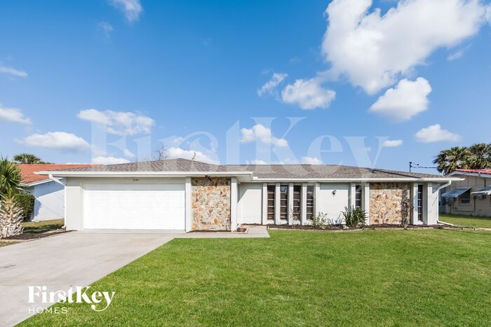 2144 Pellam Blvd in Port Charlotte, FL - Building Photo