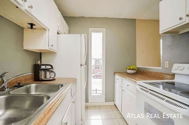 property at 4245 Loomis Ave