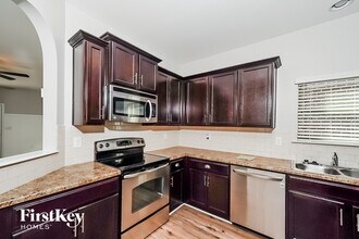 327 Glen Cross Way in Trussville, AL - Foto de edificio - Building Photo