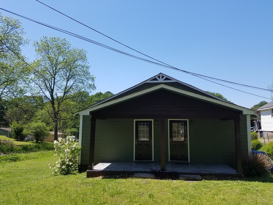 40 Domineck St, Unit 40 A in Newnan, GA - Building Photo