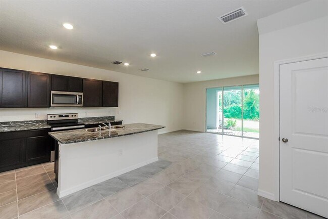 13671 NW 9th Rd in Newberry, FL - Building Photo - Building Photo