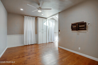 109 N Pleasant St in Prescott, AZ - Foto de edificio - Building Photo