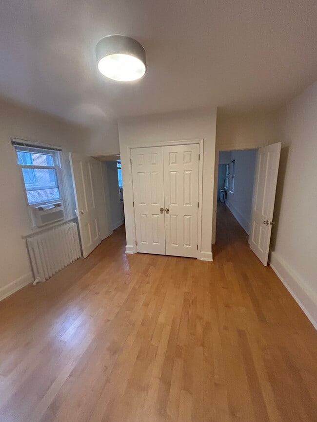 415 E Capitol St SE, Unit #1 Rear in Washington, DC - Foto de edificio - Building Photo