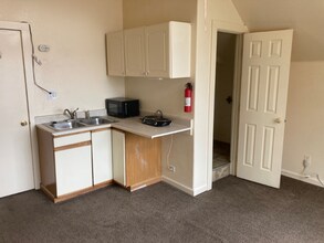 3419 W Colorado Ave, Unit 101D in Colorado Springs, CO - Building Photo - Building Photo