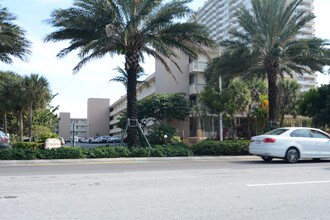 Taromina Apartments in Hallandale Beach, FL - Building Photo - Building Photo
