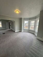 354 E 156th St in Cleveland, OH - Foto de edificio - Building Photo