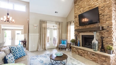 The Townhomes at Chapel Watch Village in Chapel Hill, NC - Foto de edificio - Interior Photo