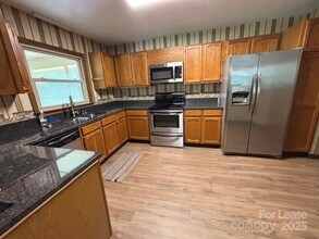 117 Teakwood Ln in Mooresville, NC - Building Photo - Building Photo