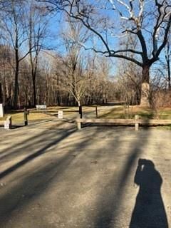 22 Laurel Ln in Lincoln, RI - Foto de edificio - Building Photo