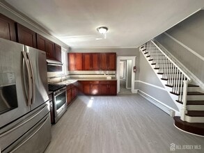 109 Madison Ave in Perth Amboy, NJ - Building Photo - Building Photo