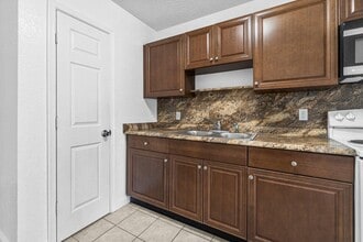 751 Hummingbird Way in North Palm Beach, FL - Building Photo - Building Photo