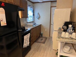 8429 SE 68th Ct in Trenton, FL - Foto de edificio - Building Photo