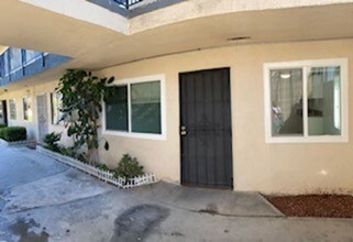 Sands Apartments in Long Beach, CA - Foto de edificio - Interior Photo