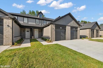 28267 Loews Dr in New Baltimore, MI - Building Photo - Building Photo