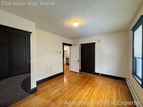 40 A Linden Ave in Somerville, MA - Foto de edificio - Building Photo