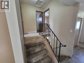 2161 Palm Rd S in Lethbridge, AB - Building Photo - Building Photo