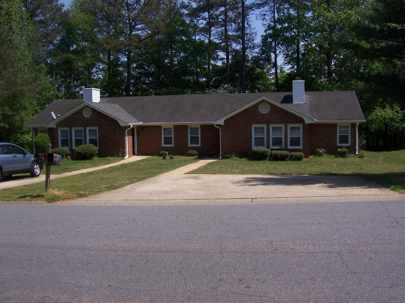 1906 Patterson Cir in Lawrenceville, GA - Building Photo