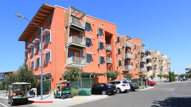 Solstice Apartments in Davis, CA - Building Photo - Building Photo