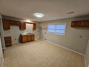 1833 Greentree Rd in Springfield, IL - Building Photo - Building Photo