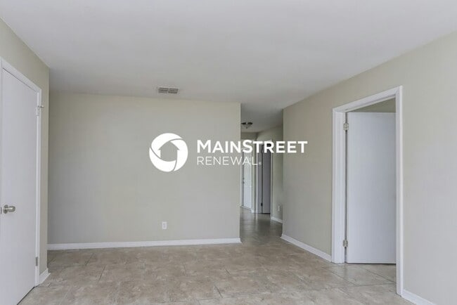 2243 Trelain Dr S in St. Petersburg, FL - Building Photo - Building Photo