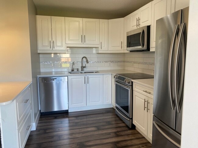 560 Marisa St in Nanaimo, BC - Building Photo - Building Photo
