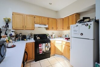 35 Adamson St, Unit #3 in Boston, MA - Building Photo - Building Photo