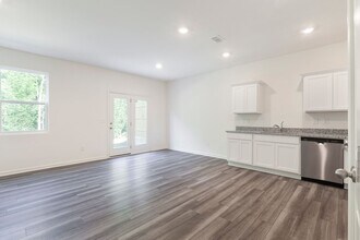 3535 Cardinal Dr in Atlanta, GA - Building Photo - Building Photo