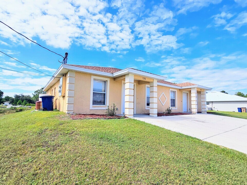 126 Ivan Ave S in Lehigh Acres, FL - Building Photo