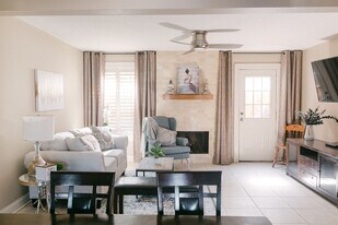 217 Clearview Pkwy in Metairie, LA - Building Photo