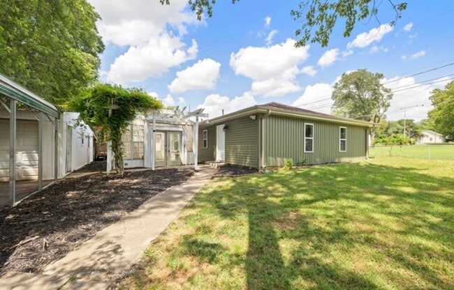 property at 2719 W Madison St