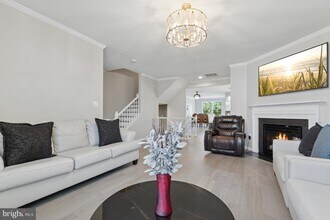 24819 Mason Dale Terrace in Chantilly, VA - Building Photo - Building Photo